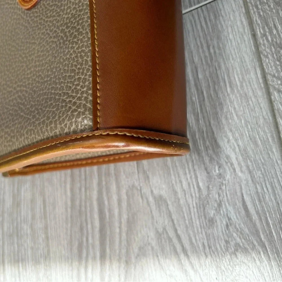 Vintage Dooney & Bourke cross  body bag - Picture 4 of 13